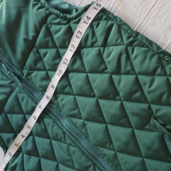 Crown & Ivory Quilted Vest | Forest Green | Diamond Stitch | Boys Size M - Picture 9 of 11